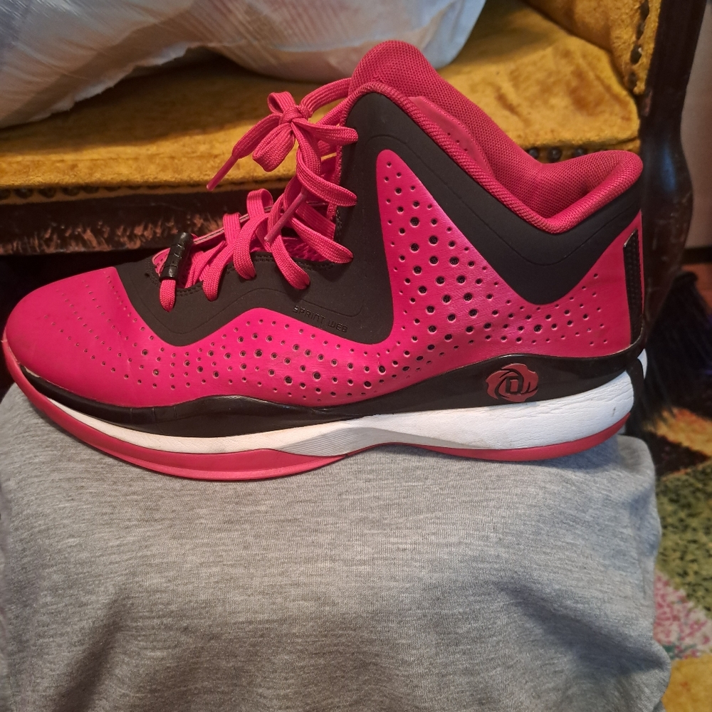 Red Adidas - Picture 5 of 6